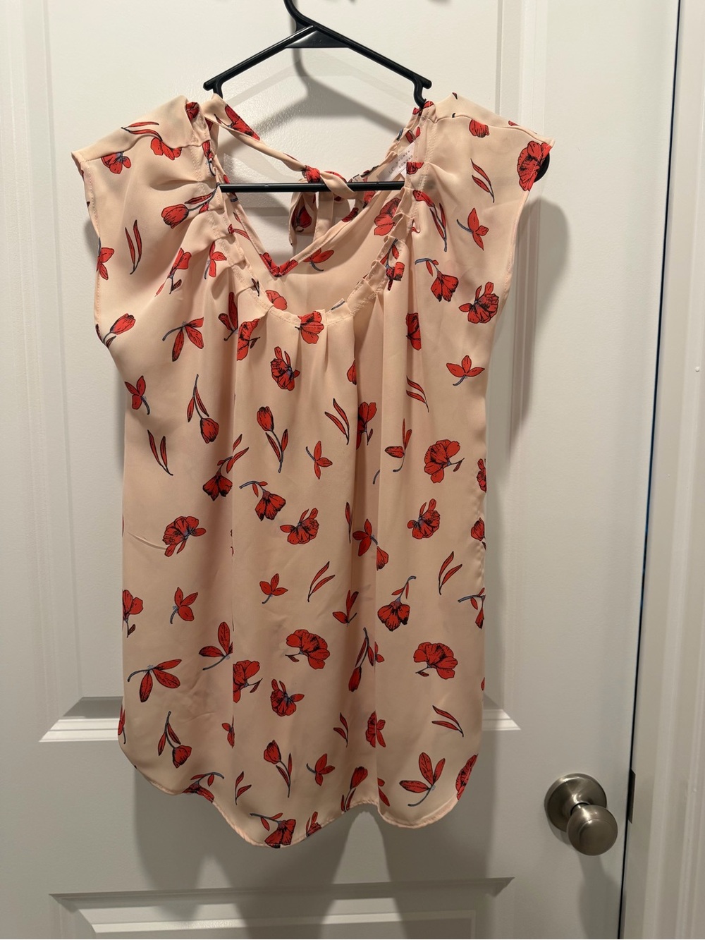 LC Lauren Conrad Cream Floral Tie-Neck Cap Sleeve Top